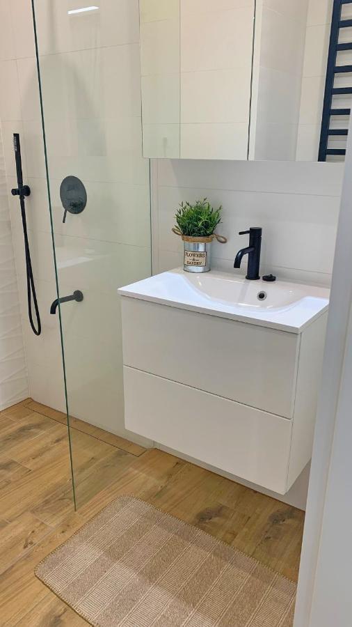 Sipsix Apartment - Modern 2 Bedroom Newly Renovated Flat With Ac In Budapest City Centre Exterior foto