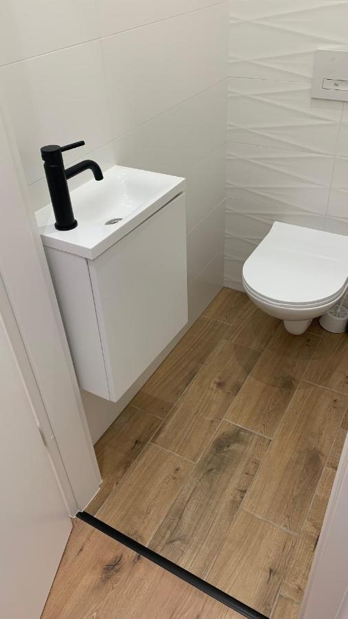 Sipsix Apartment - Modern 2 Bedroom Newly Renovated Flat With Ac In Budapest City Centre Exterior foto